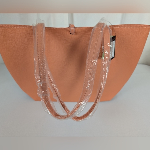 NWT Badgley Mischka Vegan Pebbled Leather Tote Bag Gold Chain Seams - Picture 7 of 11